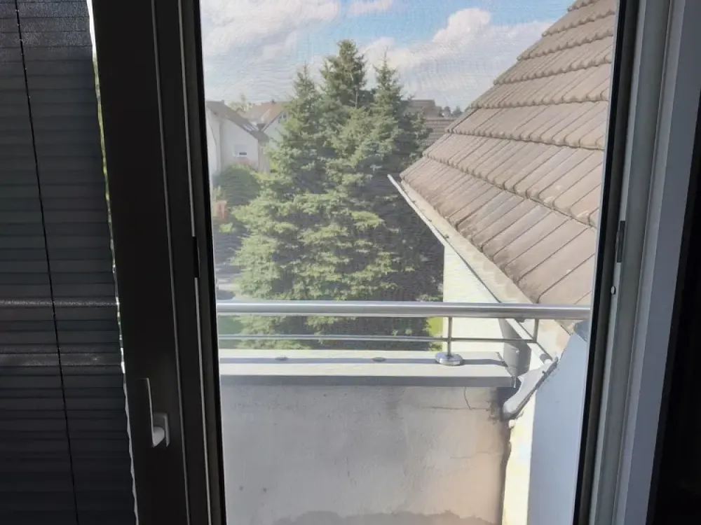 Renovated 3-Room Apartment with Fitted Kitchen in Leverkusen