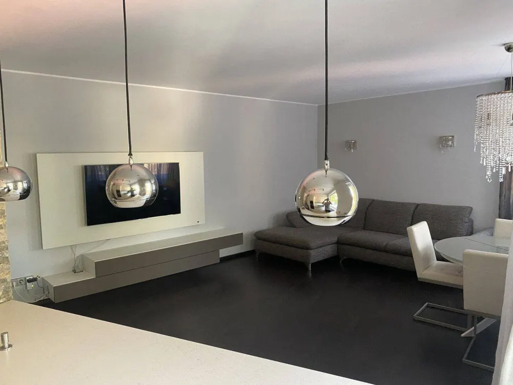 Stylishly Furnished Quiet 3-Room Apartment | 80sqm | Optimal Connection