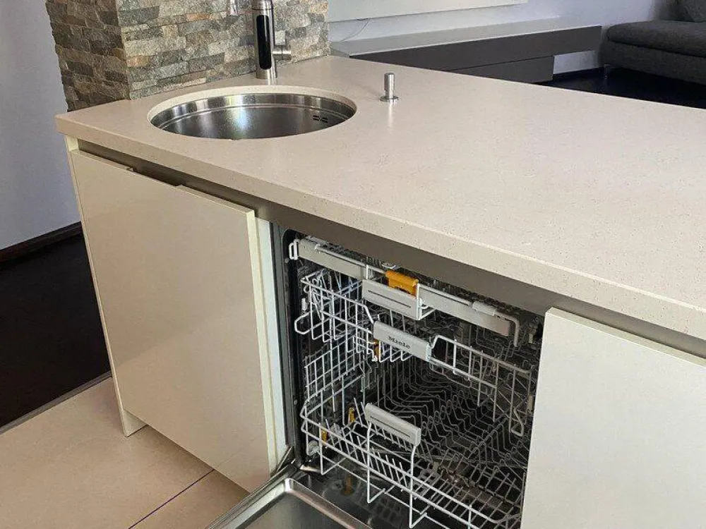 Stylishly Furnished Quiet 3-Room Apartment | 80sqm | Optimal Connection