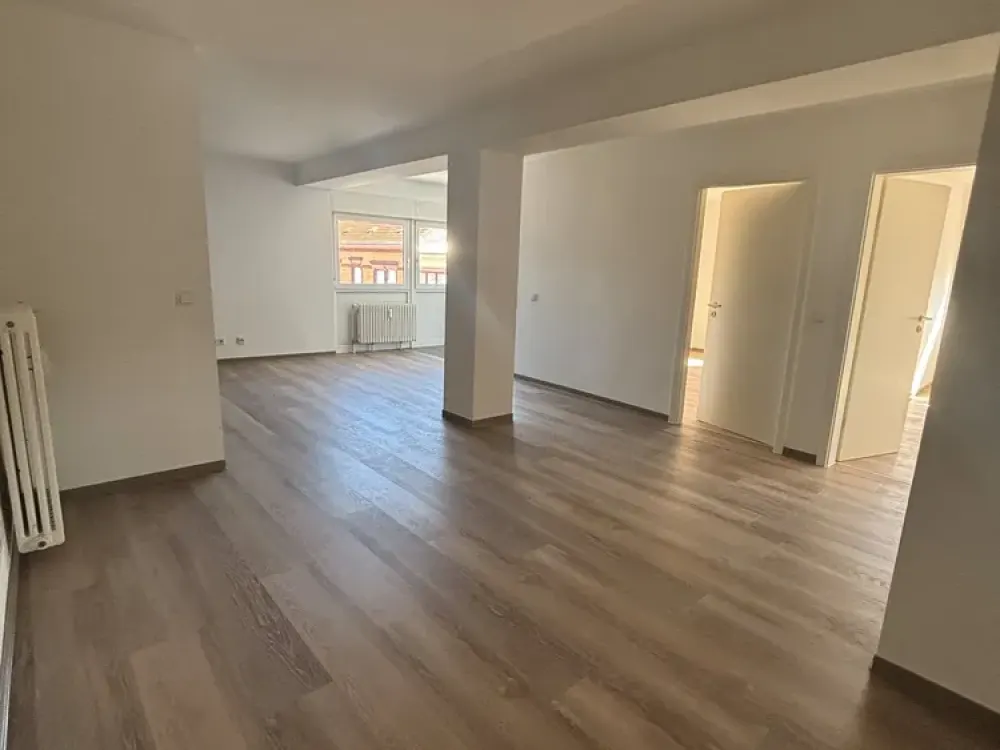 großzügige, renovierte 3ZKB Wohnung mit Gäste-WC *PROVISIONSFREI*