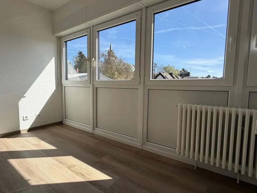 großzügige, renovierte 3ZKB Wohnung mit Gäste-WC *PROVISIONSFREI*