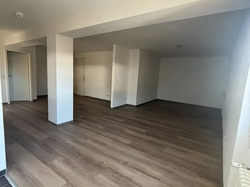 großzügige, renovierte 3ZKB Wohnung mit Gäste-WC *PROVISIONSFREI*