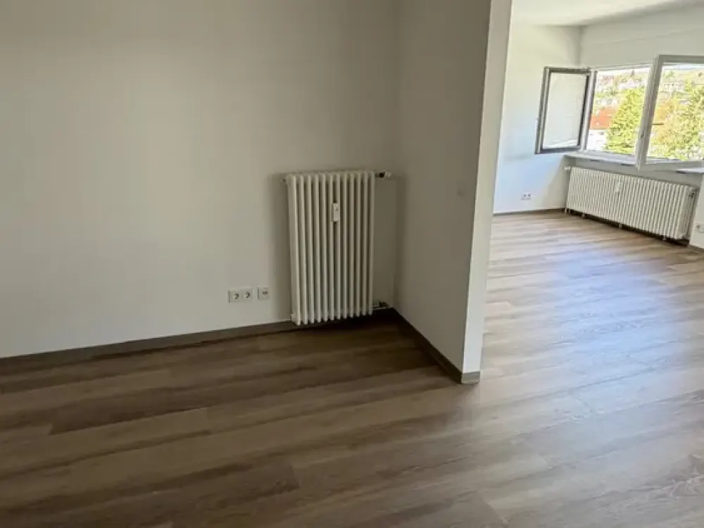 großzügige, renovierte 3ZKB Wohnung mit Gäste-WC *PROVISIONSFREI*
