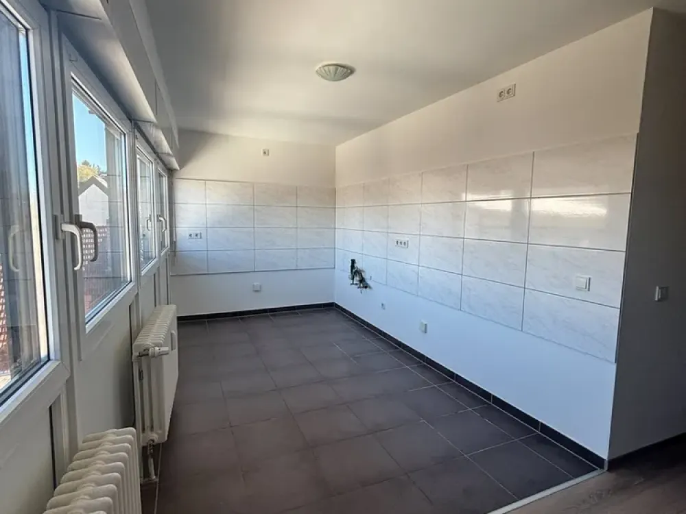 großzügige, renovierte 3ZKB Wohnung mit Gäste-WC *PROVISIONSFREI*