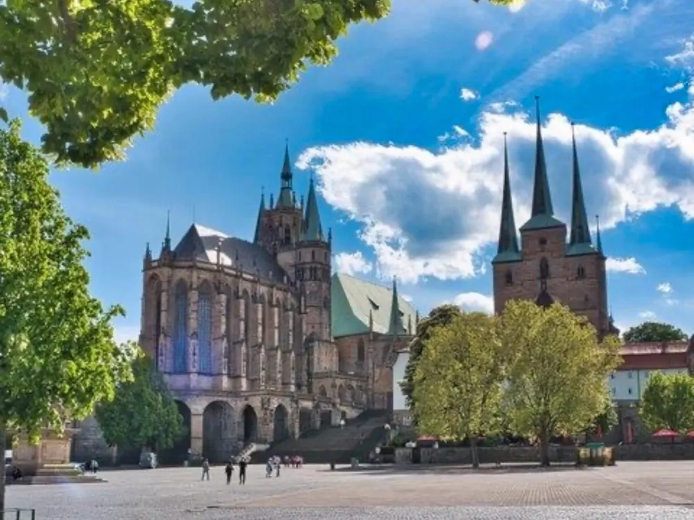 Attractive 3-Room Furnished Attic Apartment Near the Cathedral
