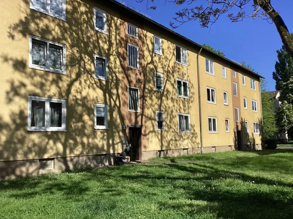Perfect! Spacious 3-Room Apartment Seeks Tenant