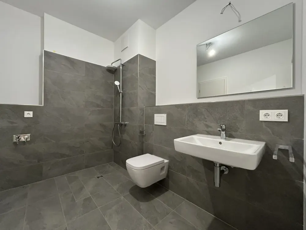 First Occupancy Cozy 2-Room Apartment with Terrace in Dresden-Friedrichstadt