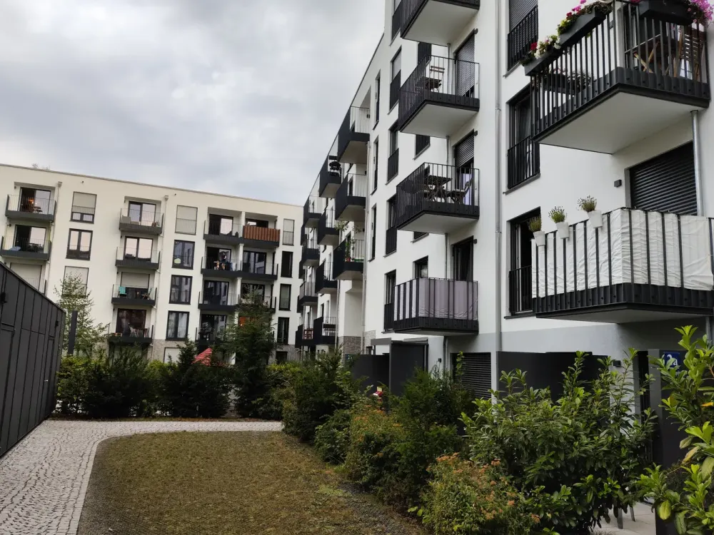 Top Location Sendling-Westpark: Modern 1-Room New-Build Apartment with Fitted Kitchen & Terrace