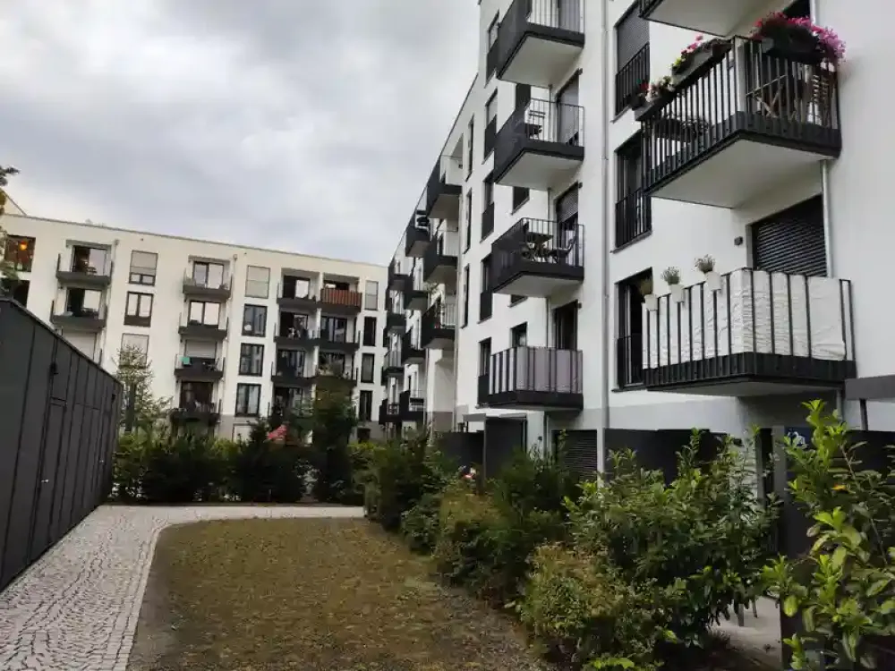 Top Location Sendling-Westpark: Modern 1-Room New-Build Apartment with Fitted Kitchen & Terrace