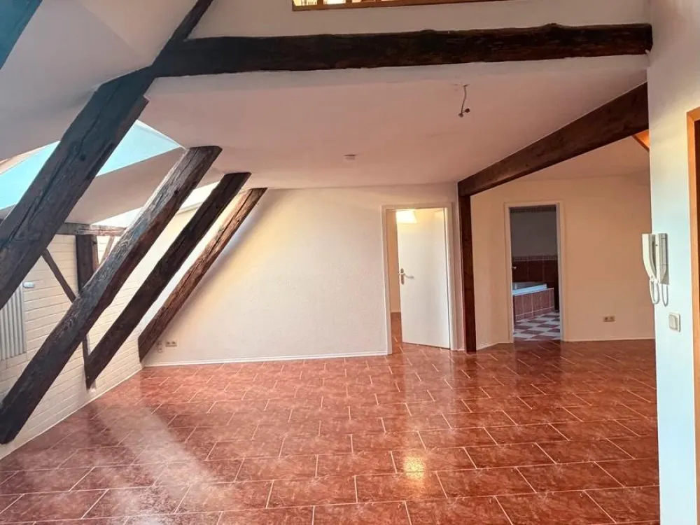 Einzigartige 2,5-Raum-Maisonettewohnung in der östlichen Altstadt
