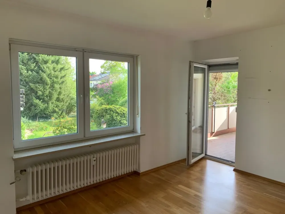 Quiet, Affordable 3-Room Apartment with Fitted Kitchen and South-Facing Loggia