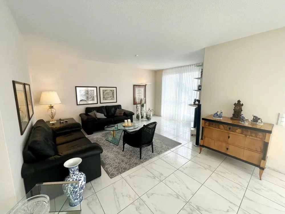 Modern 3-Room Rental Apartment with Balcony and Underground Duplex Parking Space in Nürnberg-Erlenstegen!