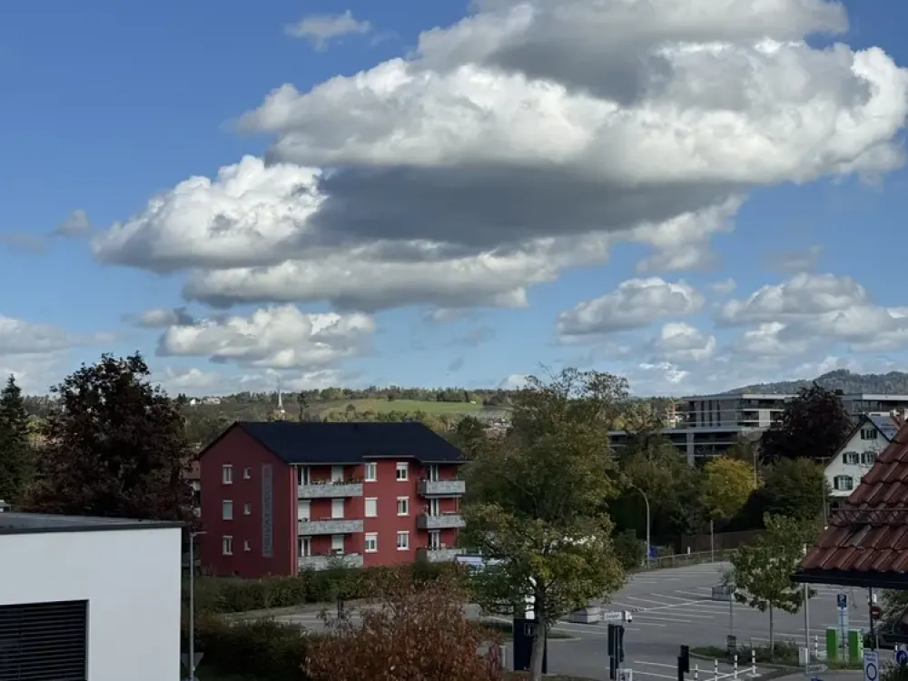 Three rooms. A balcony. And Lindau right outside the door.