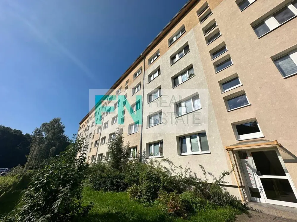 For families or shared flats! Sunny 4-room apartment with balcony!