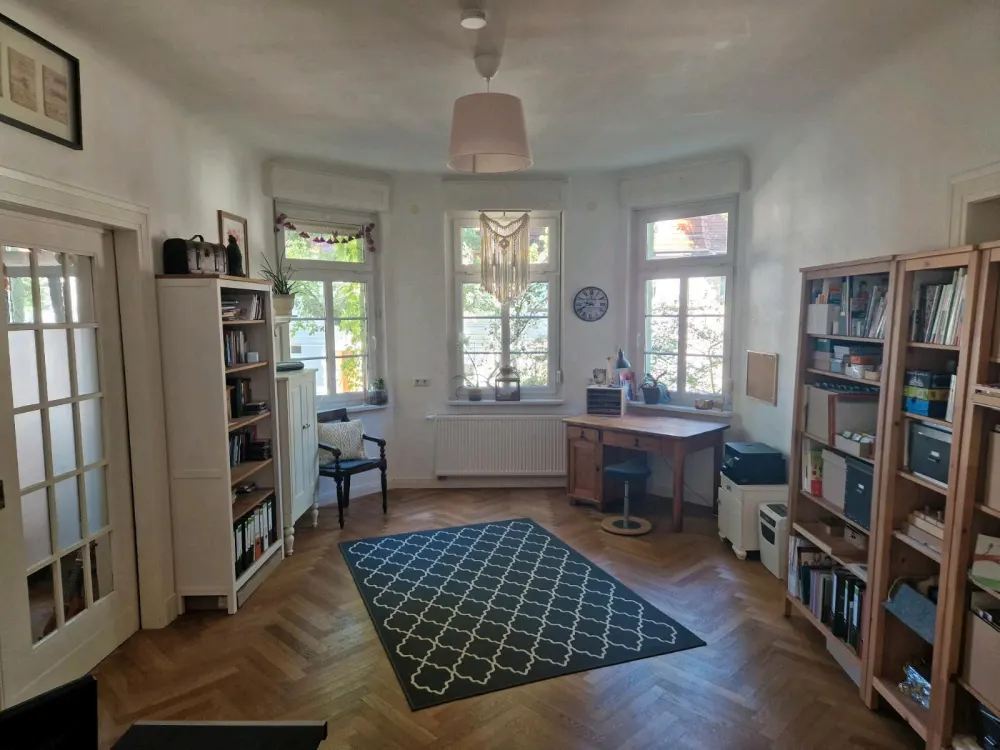 4-Room Apartment, Old Building, Balcony, 118 sqm in Erfurt