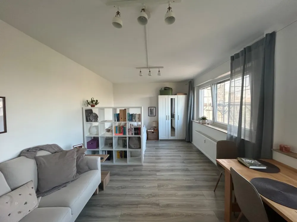 Charming Studio Apartment Near the City Center Available