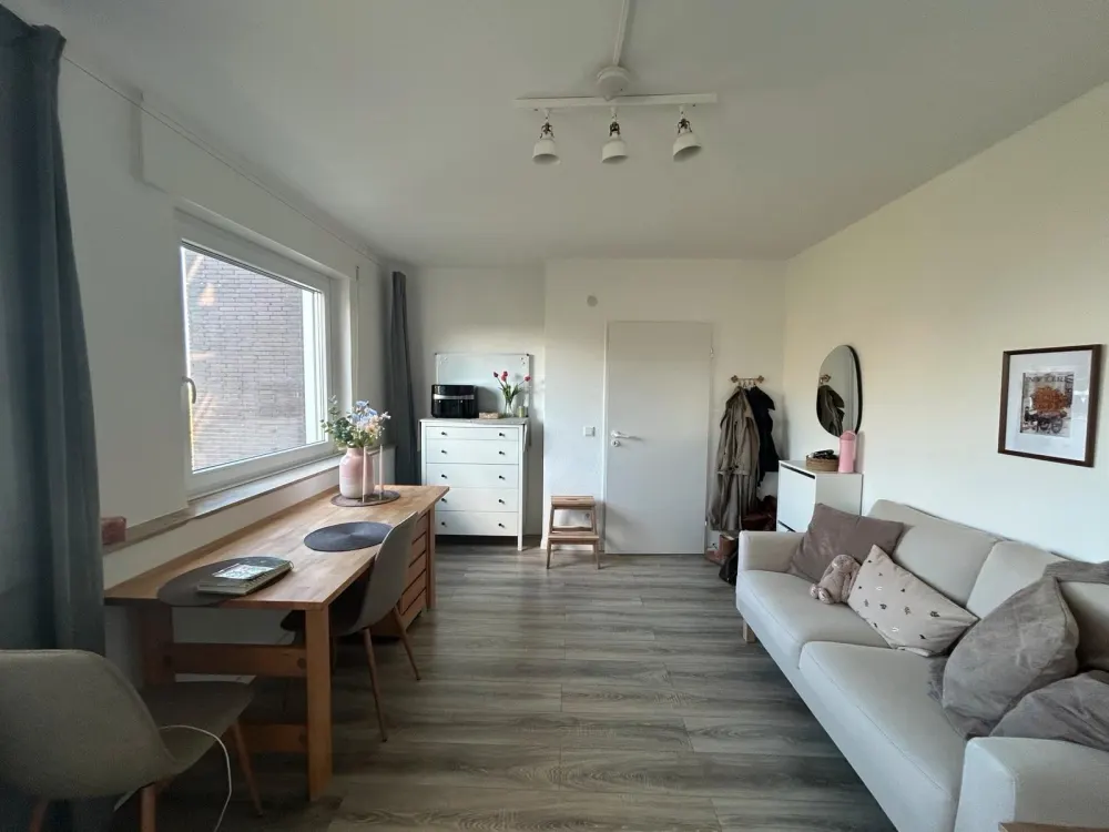 Charming Studio Apartment Near the City Center Available