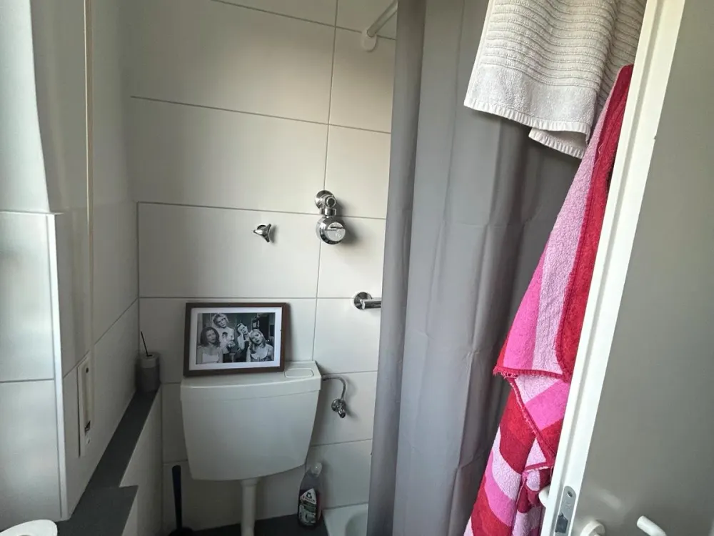 Charming Studio Apartment Near the City Center Available