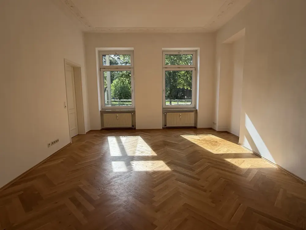 Renovated Old Building Apartment in Nordend-West