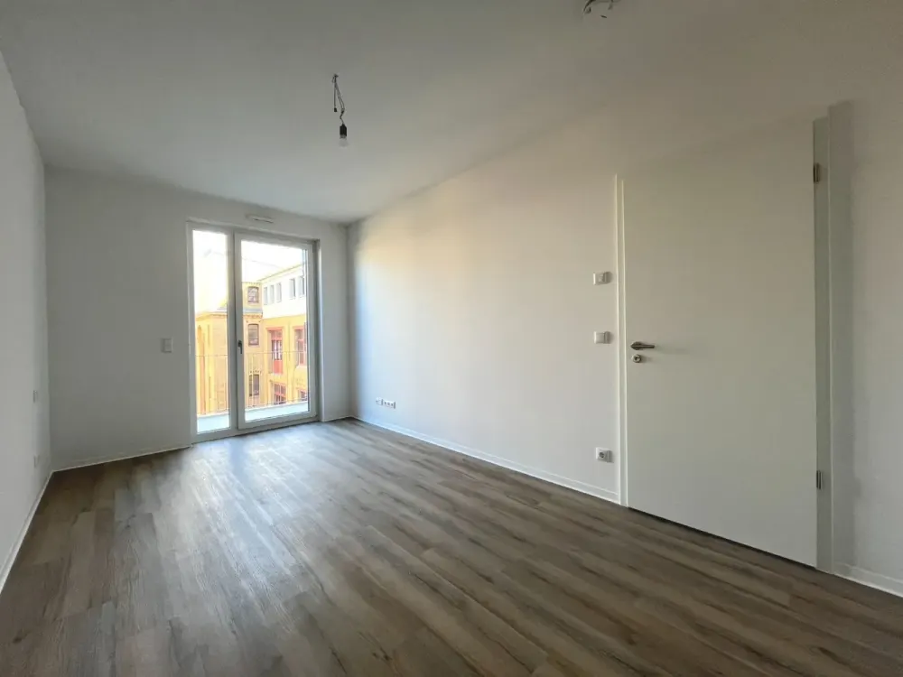 Stylish 3-Room New-Build Apartment with Balcony and Loggia in the Center | Optional with Fitted Kitchen