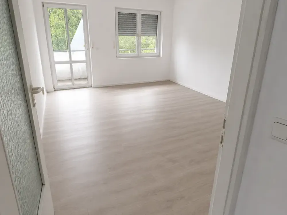 Bright 2-Room Apartment with Balcony, Elevator and Underground Parking Space in Attractive Location by the Würm Canal
