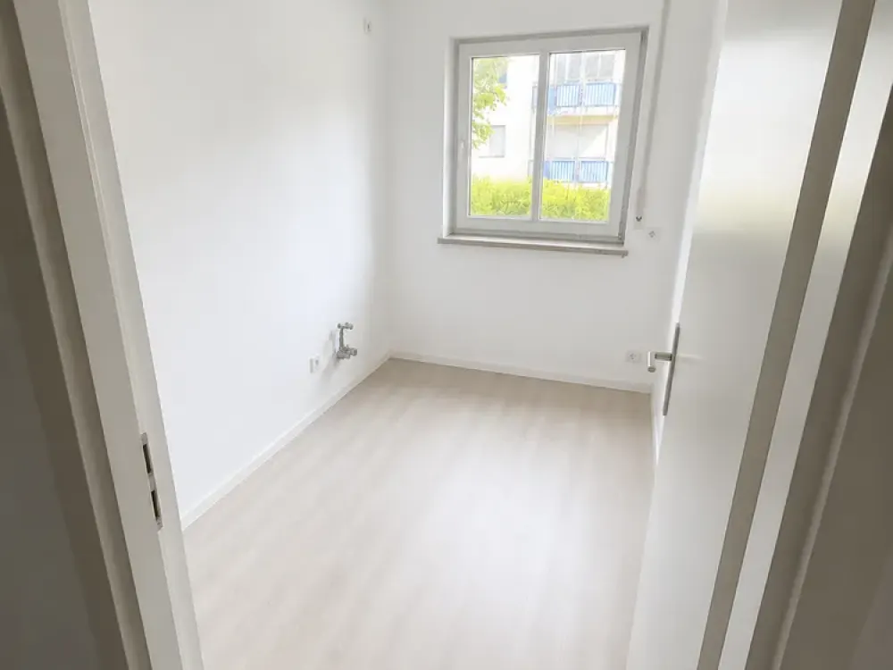 Bright 2-Room Apartment with Balcony, Elevator and Underground Parking Space in Attractive Location by the Würm Canal