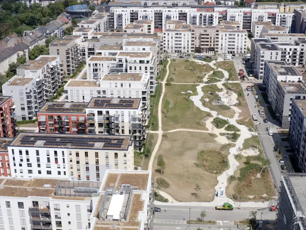 Penthouse im Schönhof-Viertel: Stilvoll wohnen mit Skylineblick in Frankfurt (Typ-2i)