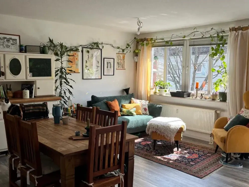 Kassel South: Bright One-Room Apartment with 69 Square Metres