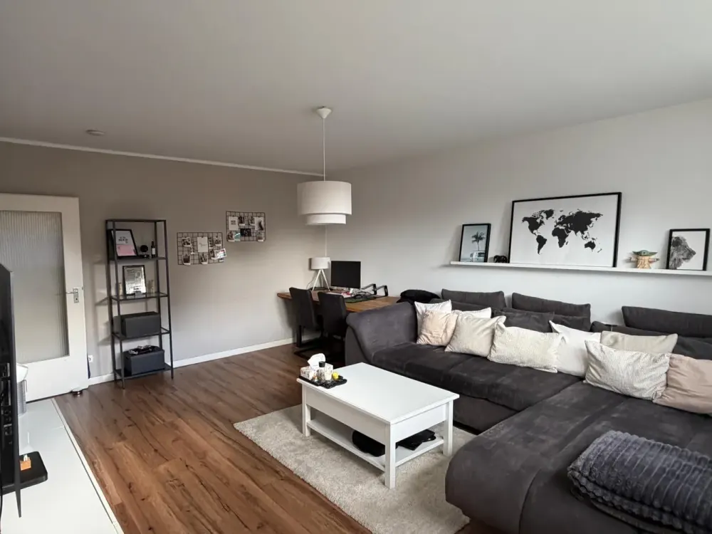 Beautiful, Modernized 2-Room Apartment with Balcony in Norderstedt
