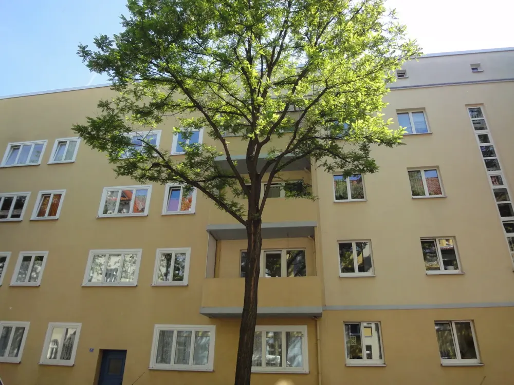 3-Room Apartment with Balcony at Hanseplatz Seeks New Tenants !!!