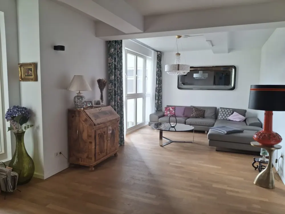 Spacious 2-Room Apartment in Zentrum Ost