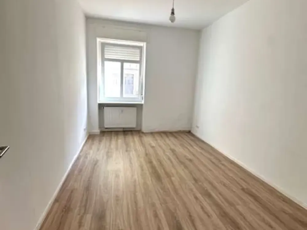 Attractive 2-Room Apartment in Central Location