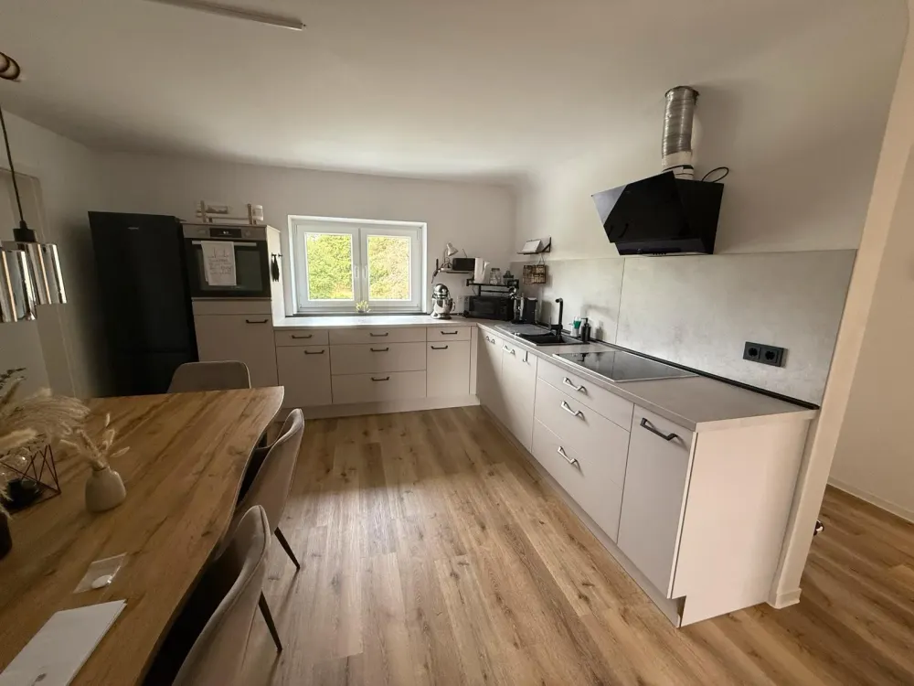 Central 3-room-kitchen-bathroom apartment (read description)