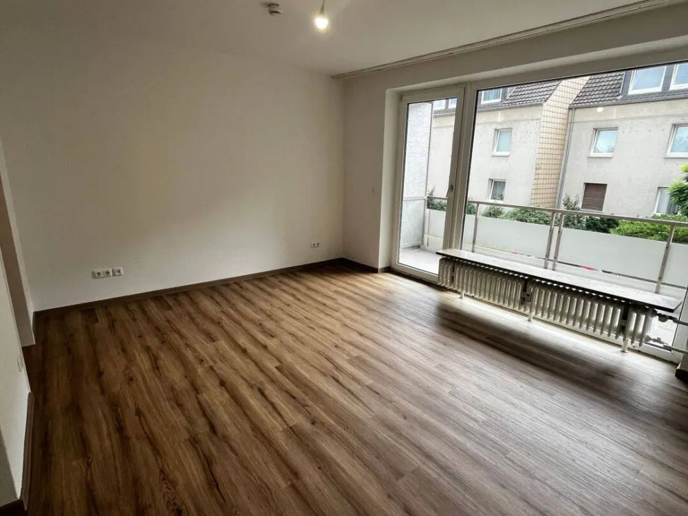 Cozy Apartment with Balcony in Düsseldorf Mörsenbroich