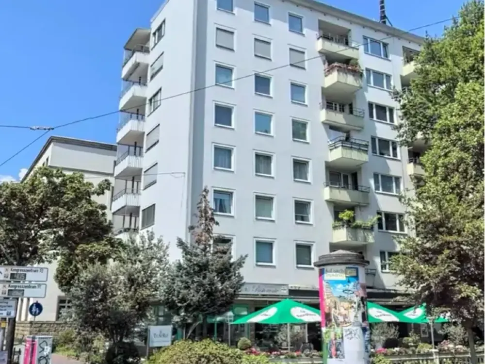 Living at Ettlinger Tor 2-room apartment with balcony and elevator