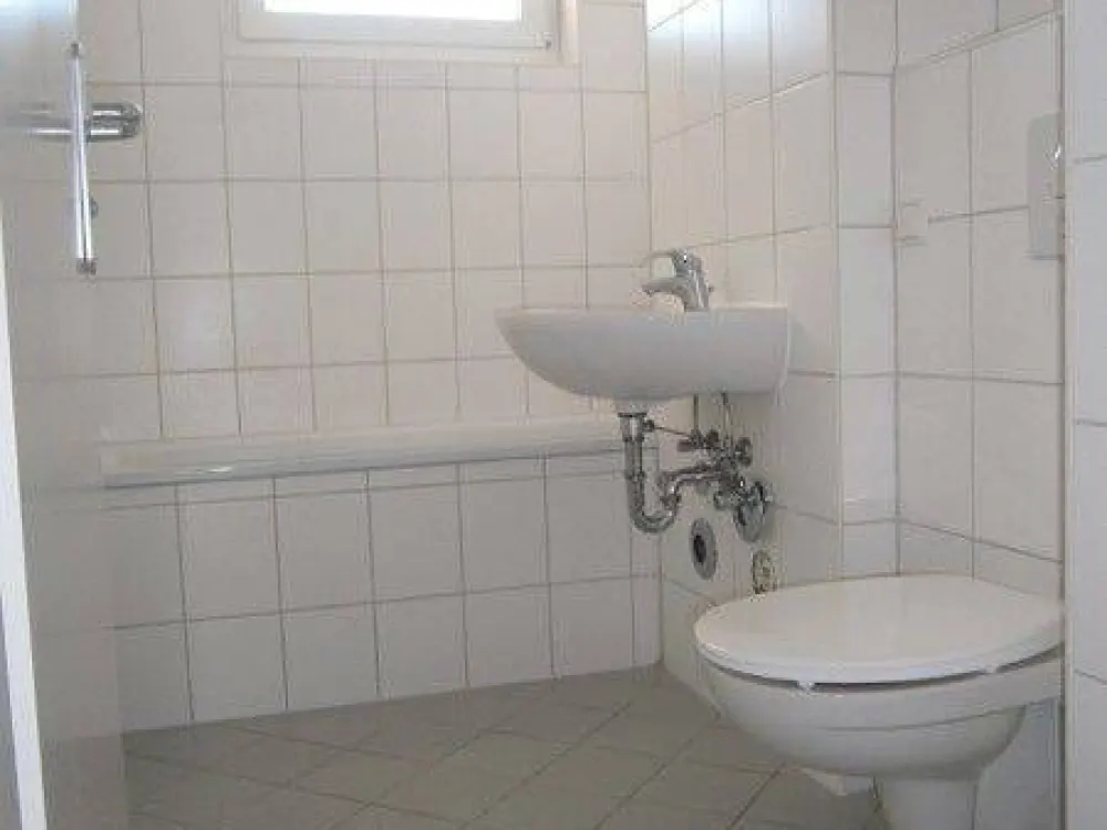 2-room apartment with balcony and daylight bathroom