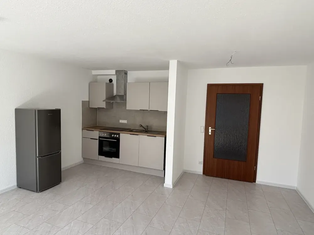 First occupancy after complete renovation: 1-room apartment in Leonberg for single/professional commuter with balcony