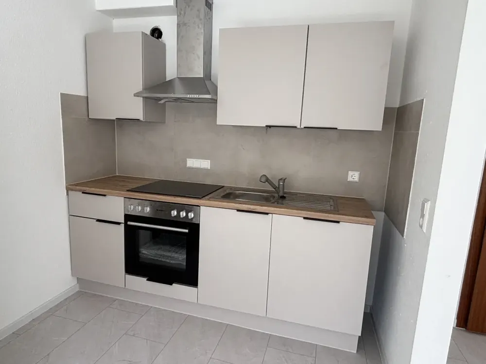 First occupancy after complete renovation: 1-room apartment in Leonberg for single/professional commuter with balcony