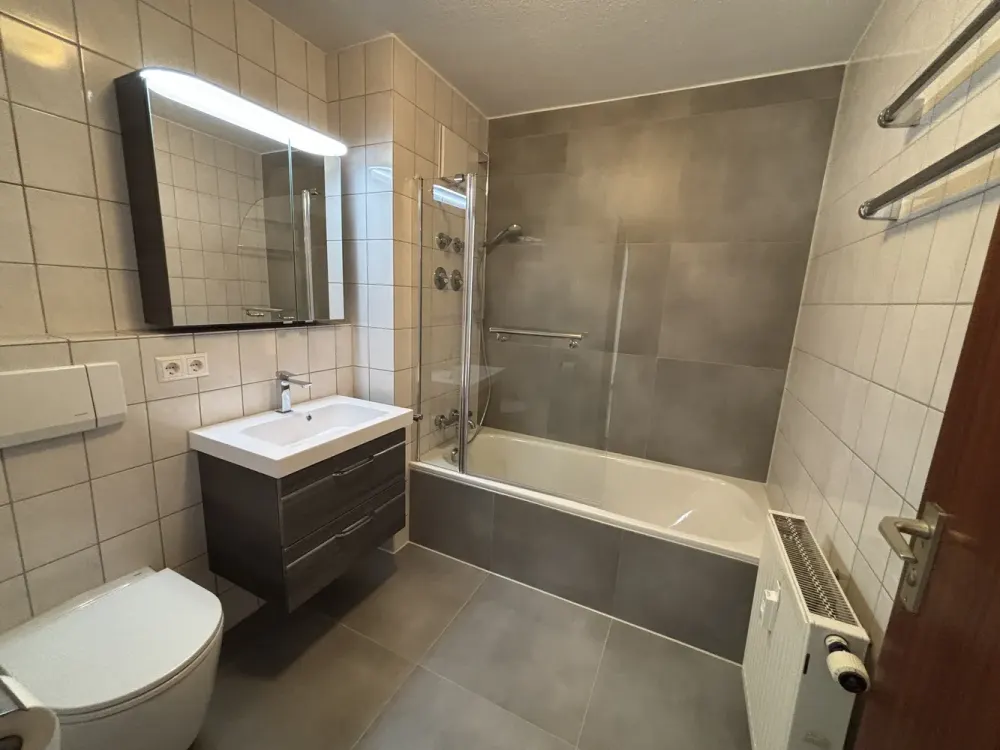 First occupancy after complete renovation: 1-room apartment in Leonberg for single/professional commuter with balcony