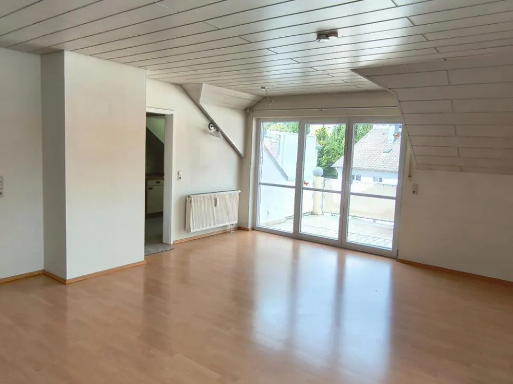 Vermiete gepflegte 3-Zimmer-Dachwohnung