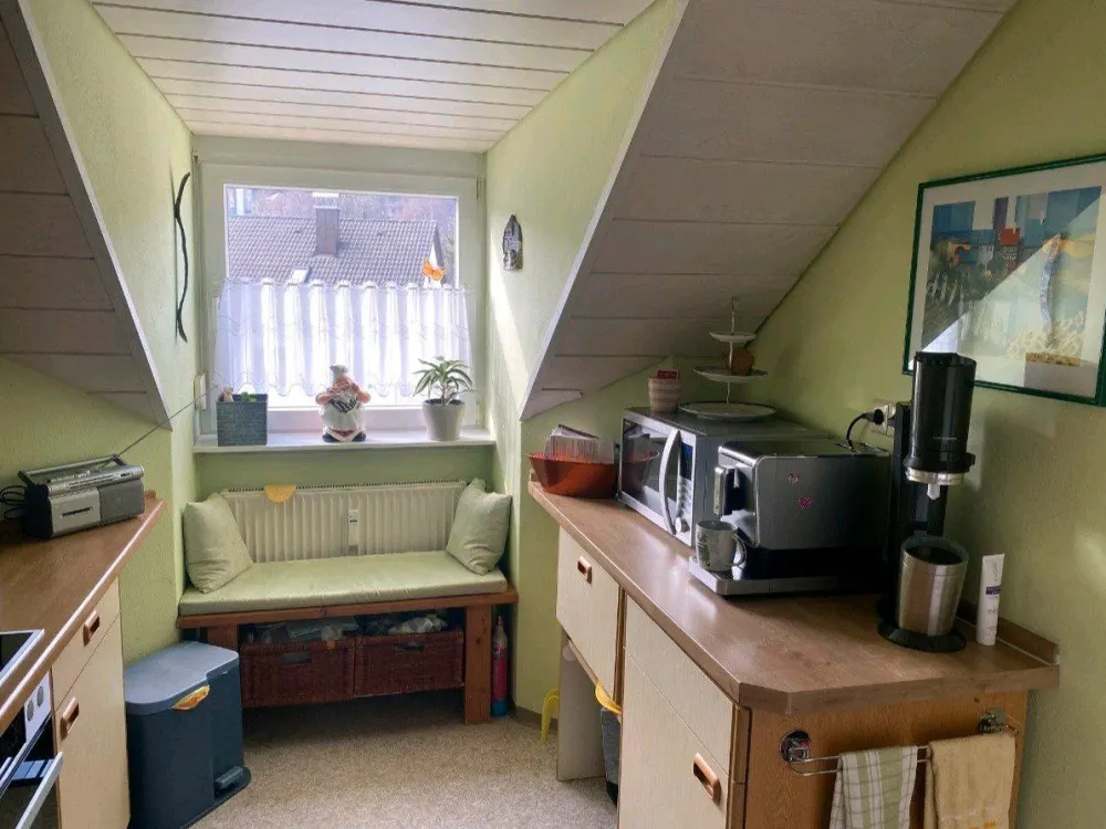 Vermiete gepflegte 3-Zimmer-Dachwohnung
