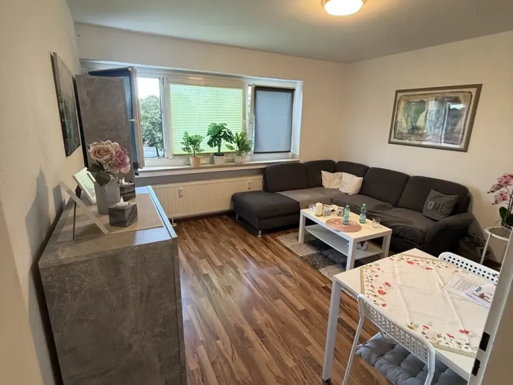 42m² 2 Rooms, 3rd Floor, Elevator, Shops, Bus, Train Nearby, Private