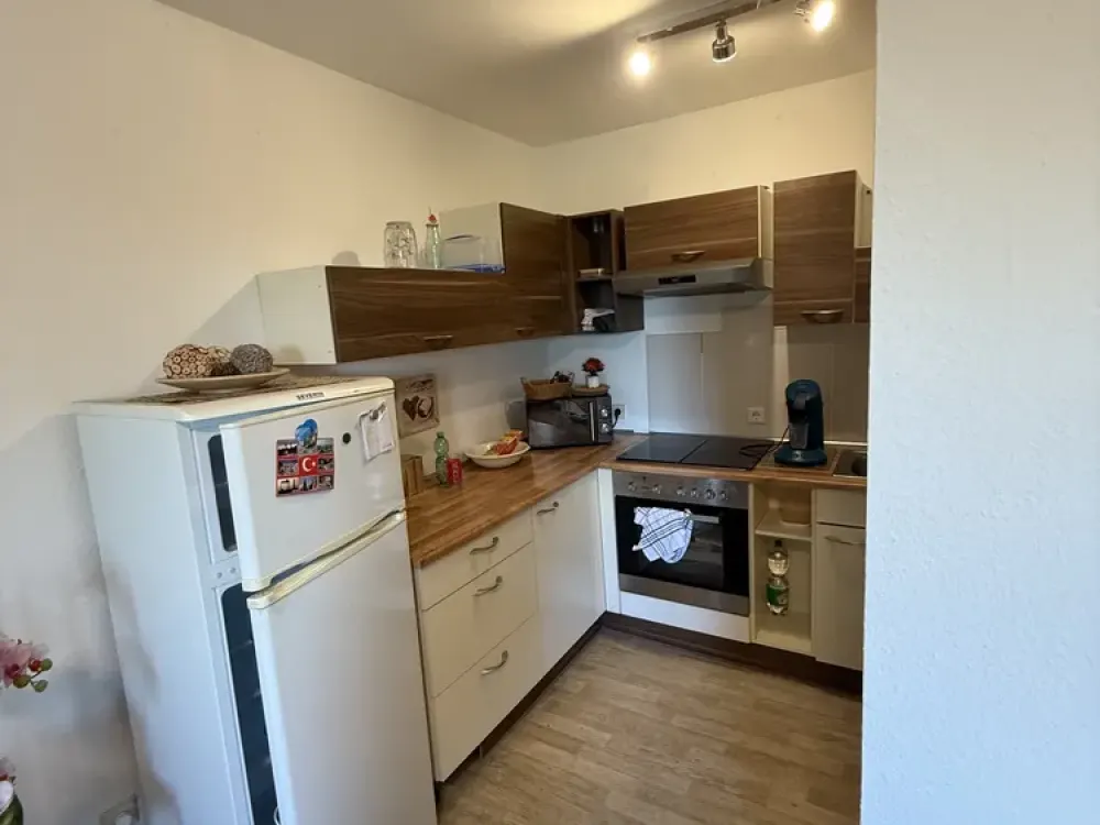 42m² 2 Rooms, 3rd Floor, Elevator, Shops, Bus, Train Nearby, Private