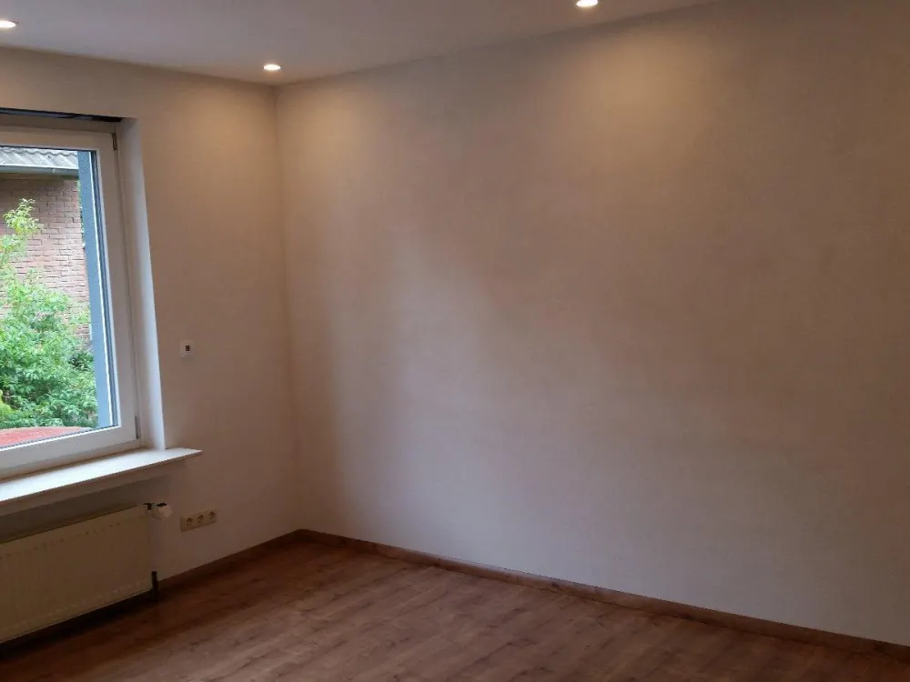 Elegant Room in International 3-Person Shared Apartment