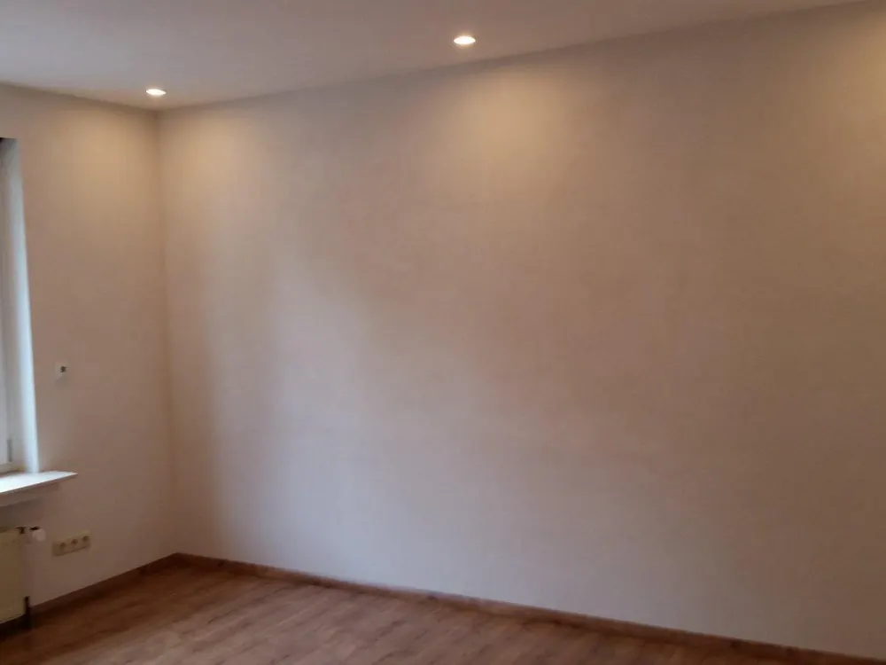 Elegant Room in International 3-Person Shared Apartment