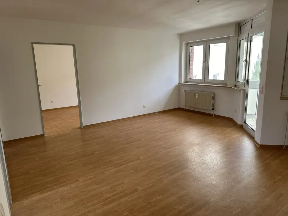 Centrally Located 2-Room Apartment in Altenhagen