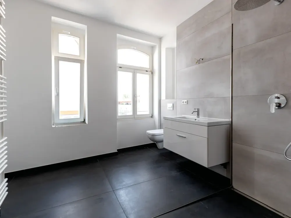 Newly Renovated - Spacious 3-Room Apartment with Balcony in Erfurt City Center