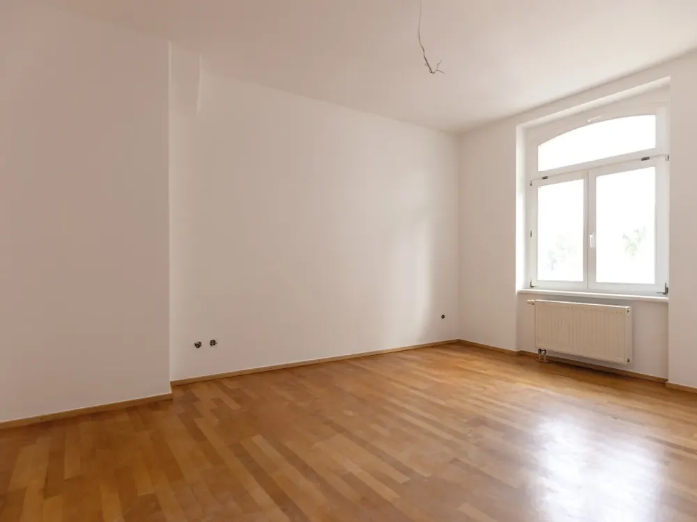 Newly Renovated - Spacious 3-Room Apartment with Balcony in Erfurt City Center