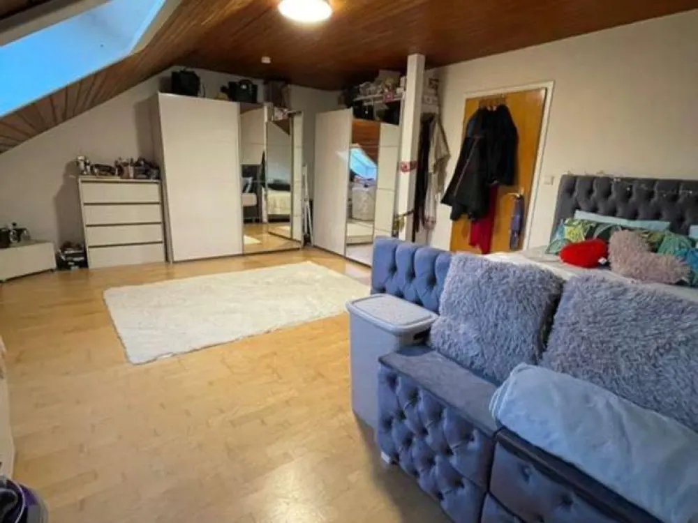 Apartment 3 Rooms Attic