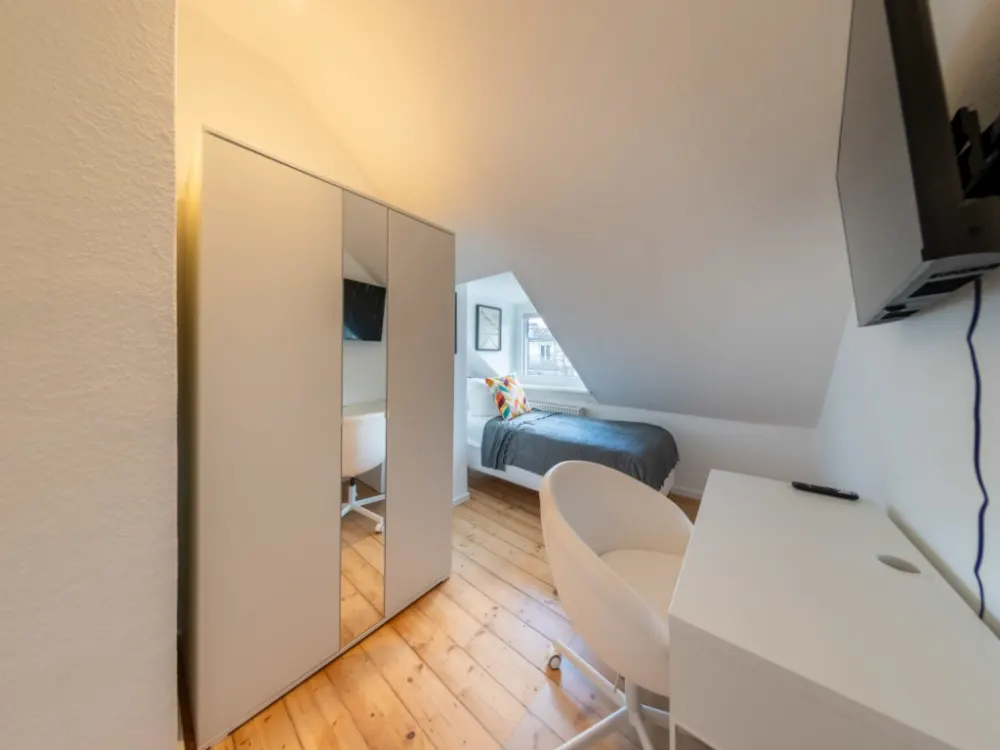 Fully furnished living | 60486-J21-DGZI1